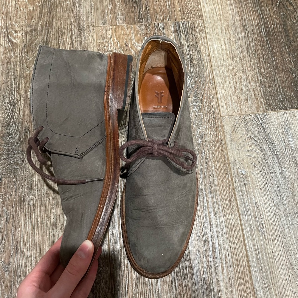 Frye Gray Suede Chukka Boots Men’s Sz: 8